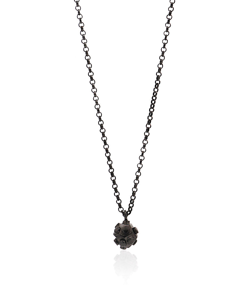 "MEDIOEVO" — hand-carved cameo necklace by AMEDEO