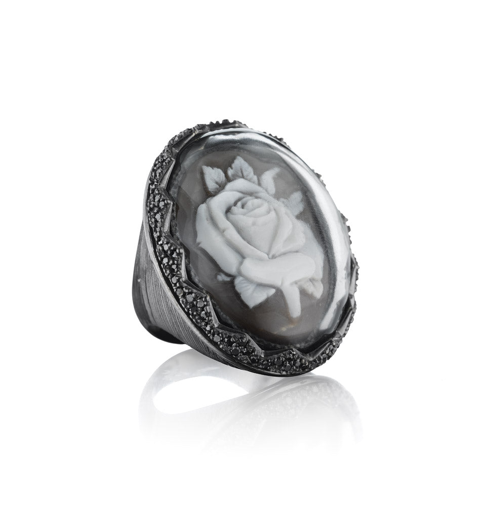 "FLORAL ENCHANTMENT" — hand-carved cameo ring by AMEDEO