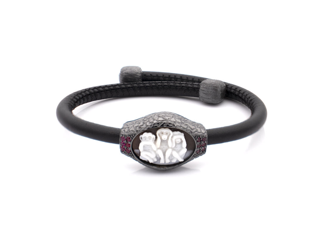 "WISE MONKEYS" — hand-carved cameo bracelet by AMEDEO