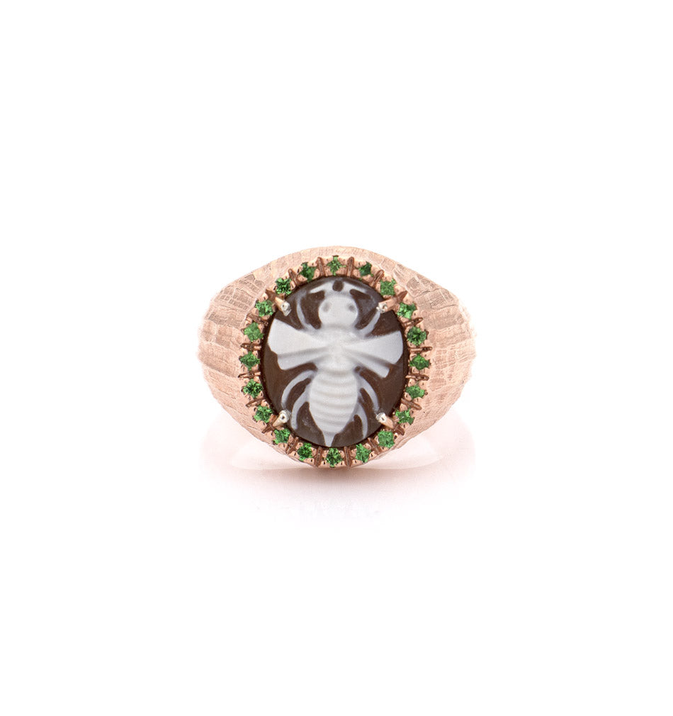 MINI "BEE" — hand-carved cameo ring by AMEDEO