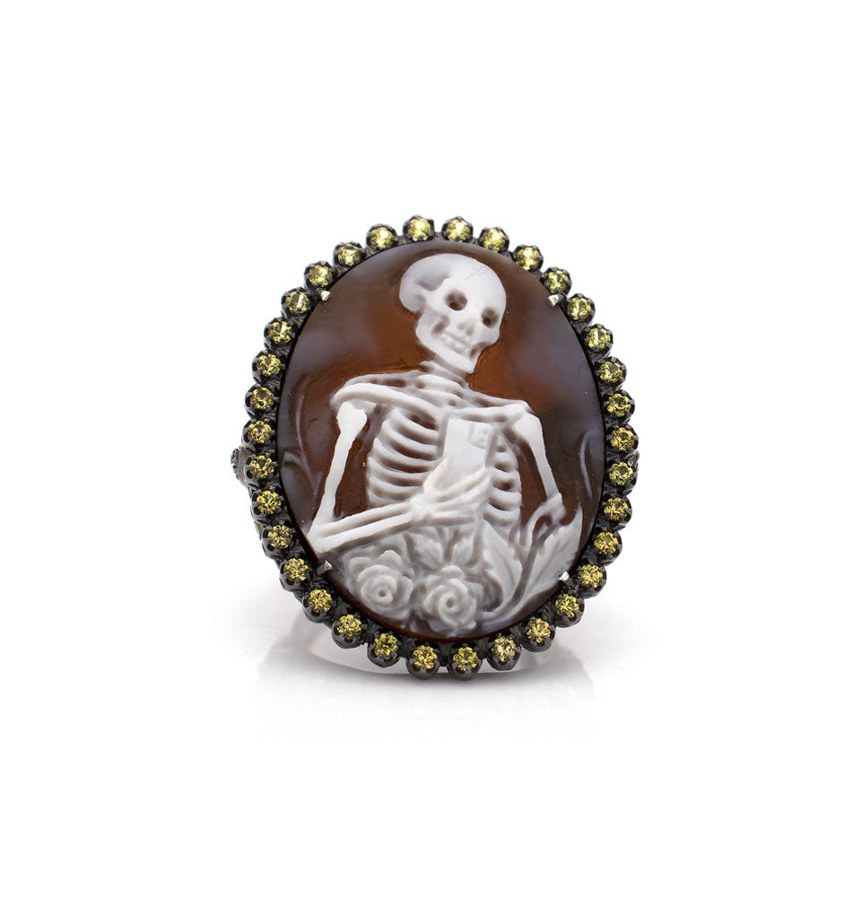 "MEMENTO MOBILE" — hand-carved cameo ring by AMEDEO