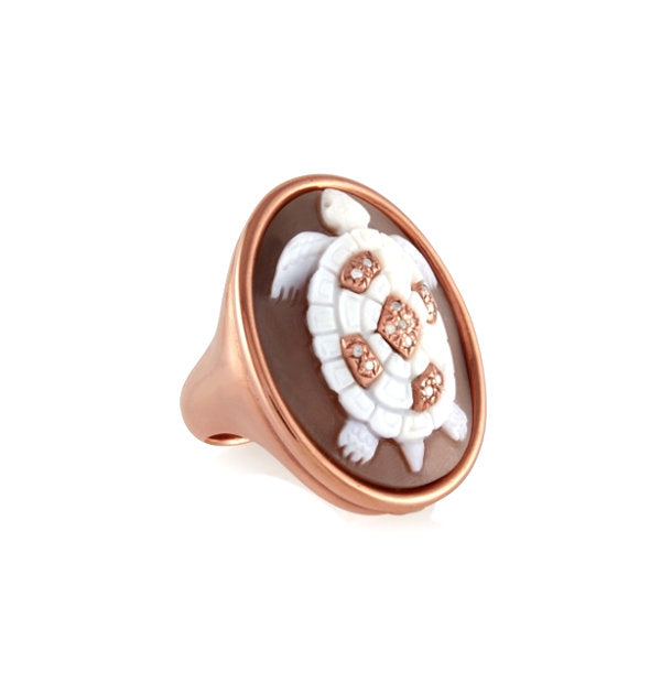 "Turtle" — hand-carved cameo ring by AMEDEO