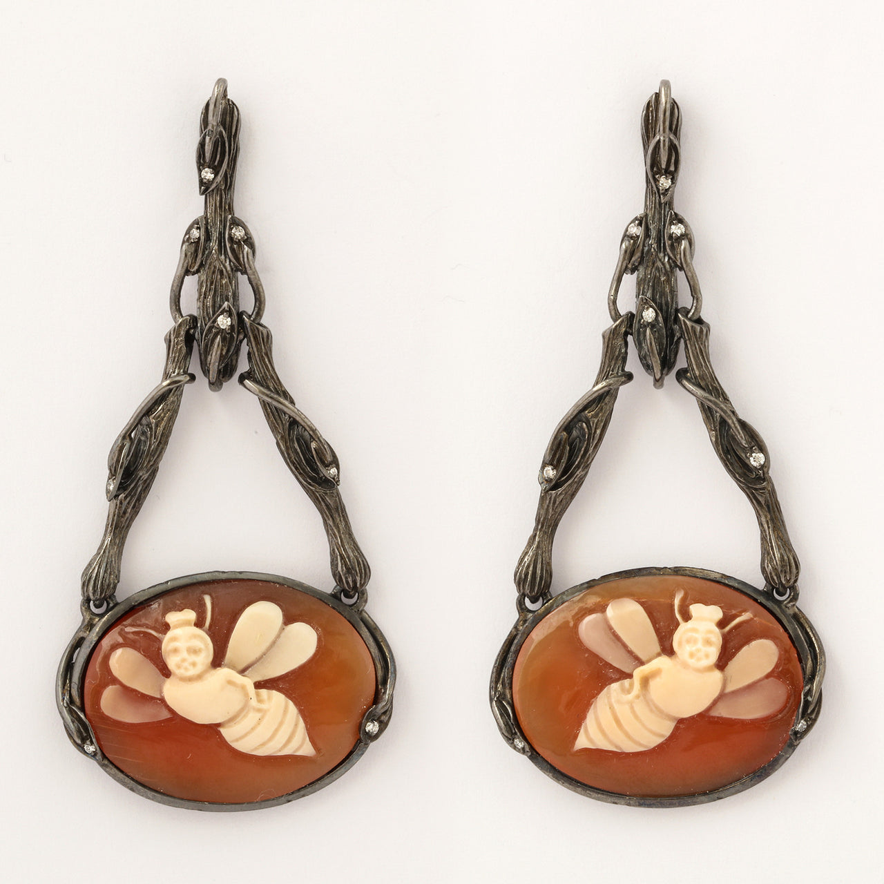 "QUEEN BEE" — hand-carved cameo earrings by AMEDEO