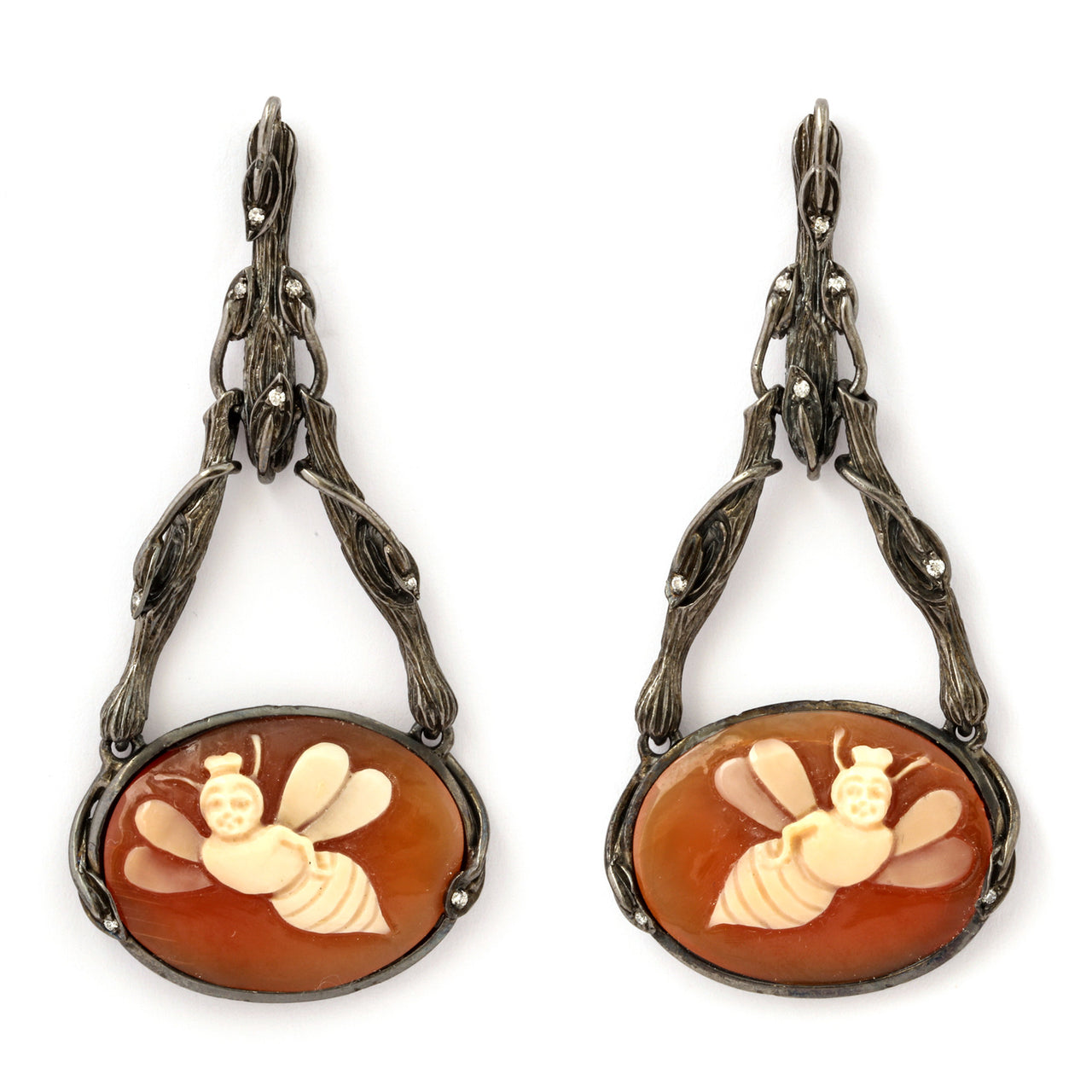 "QUEEN BEE" — hand-carved cameo earrings by AMEDEO