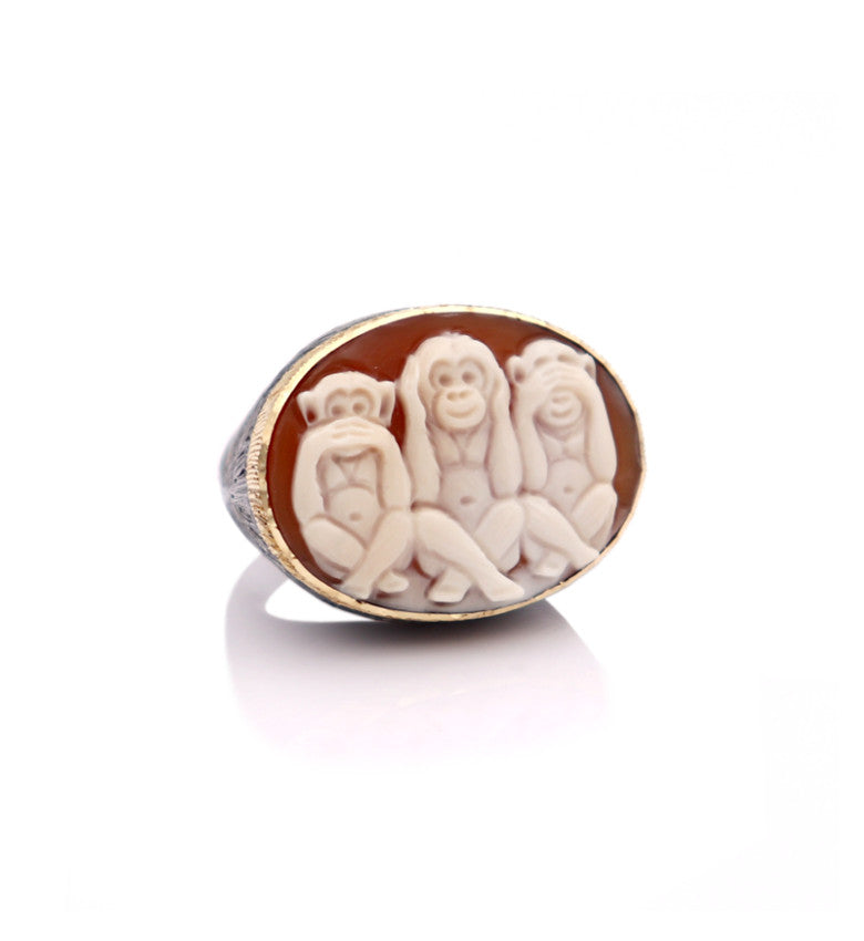 "WISE MONKEYS" — hand-carved cameo ring by AMEDEO