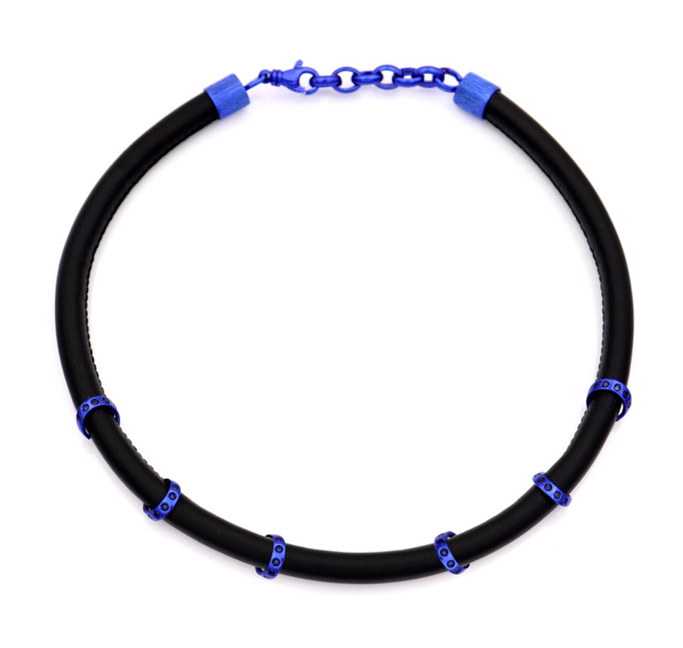 "COLLANA IN PELLE E ARGENTO STERLING"