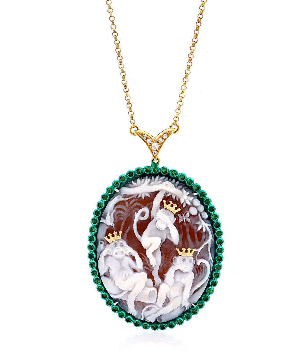 "MOMENTARILY LOST IN A ROYAL JUNGLE"