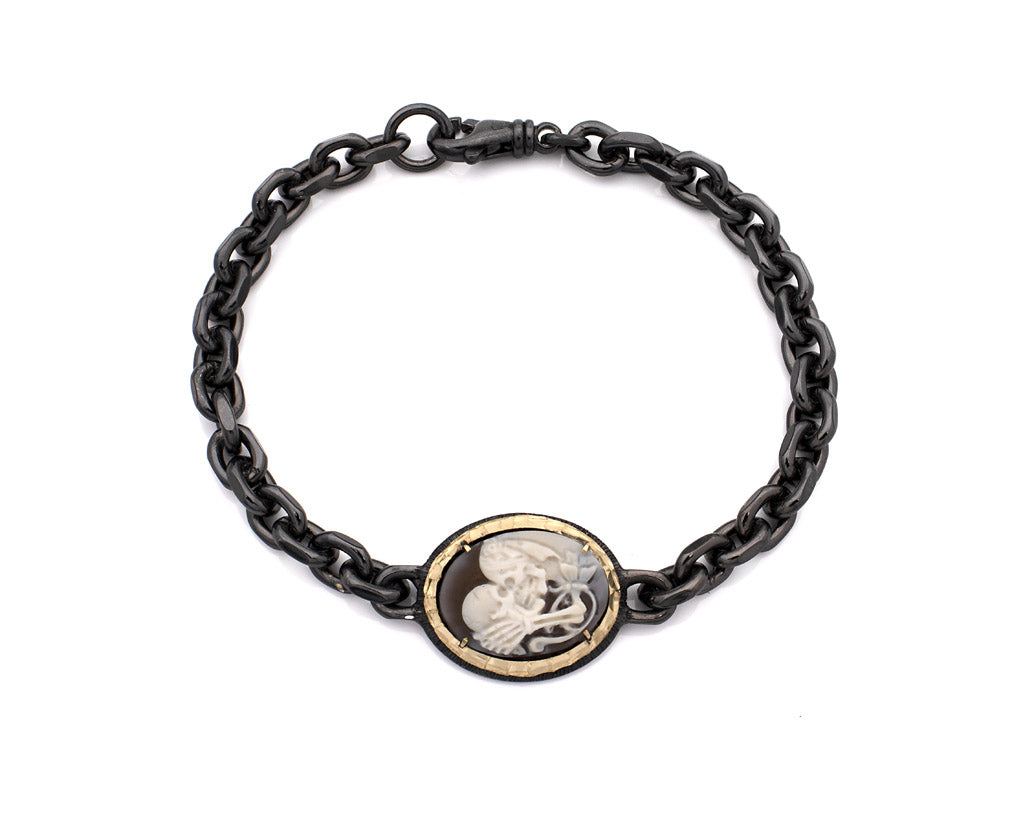 "ENDLESS LOVE" — hand-carved cameo bracelet by AMEDEO